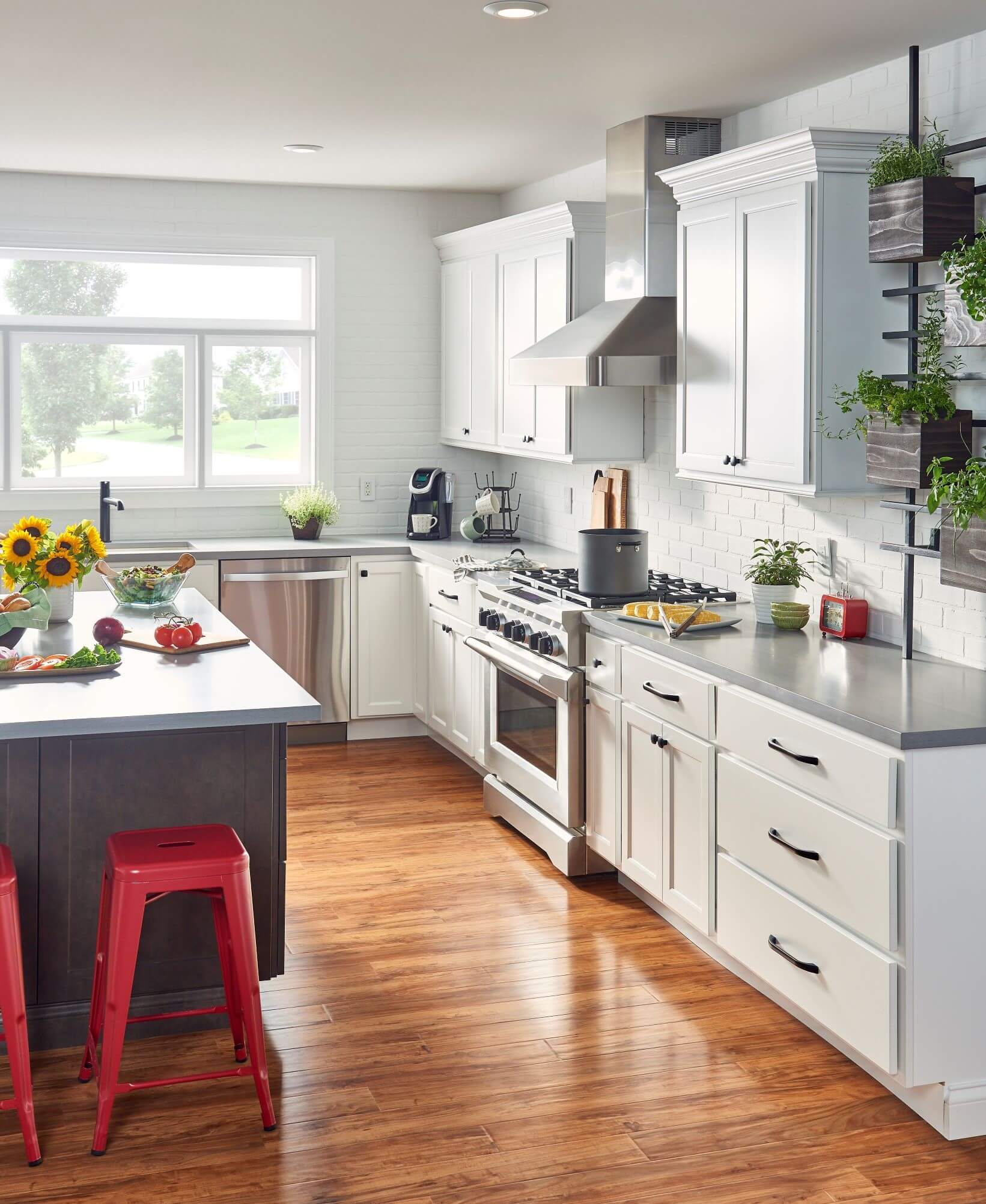 We have a variety of cabinets styles perfect for your kitchen renovation